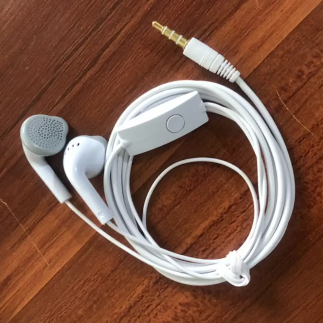 AUDÍFONOS UNIVERSALES CON MICRÓFONO DSY-1001